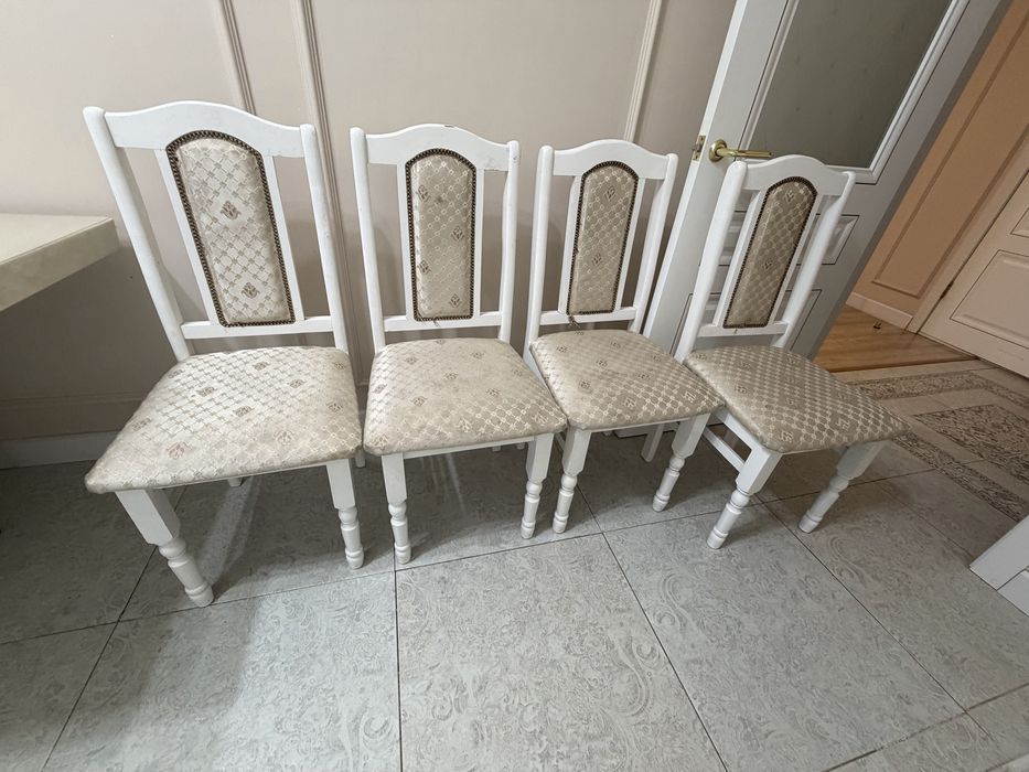 Стулья кухонные 4 шт