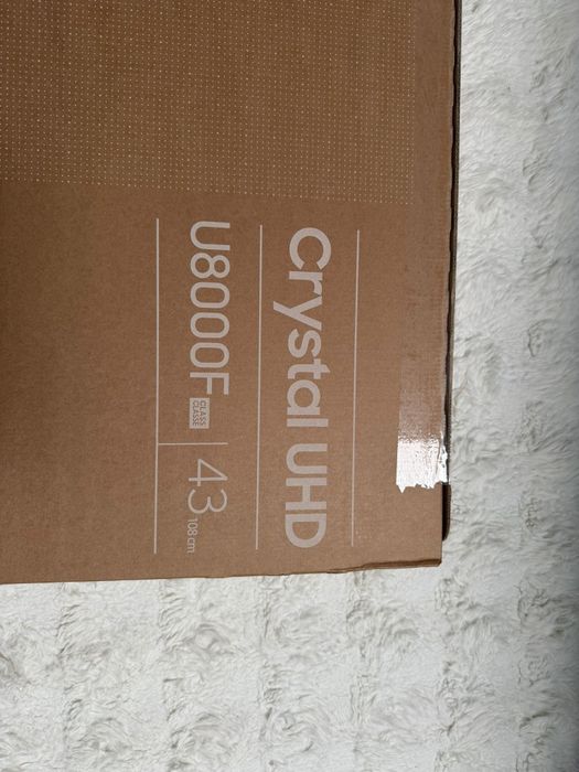 Vând televizor Samsung Cristal nou