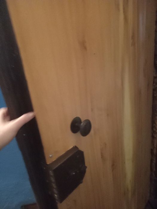 Продам железную дверь