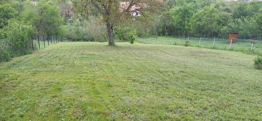 Vand 10 ari teren intravilan în SANTU