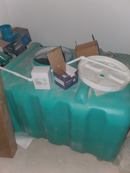 1 тоннали емкост сотилади