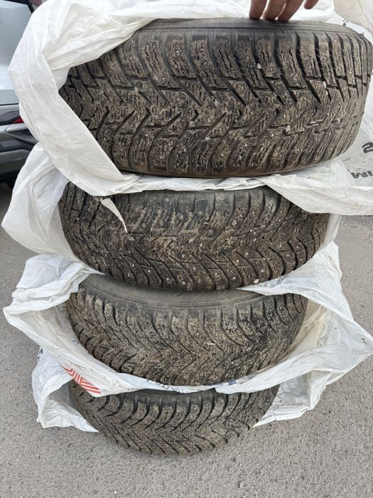 Nokian Nordman 8 215/65/16