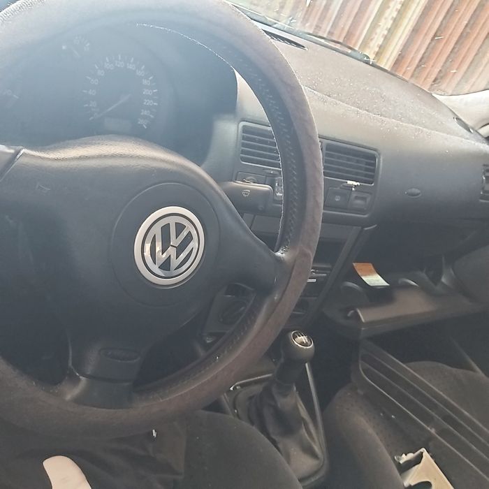 Фолксваген Бора 1.6 -SR 2003 г.