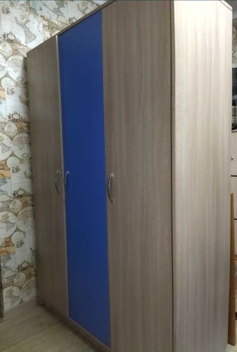 шкаф для одежды.