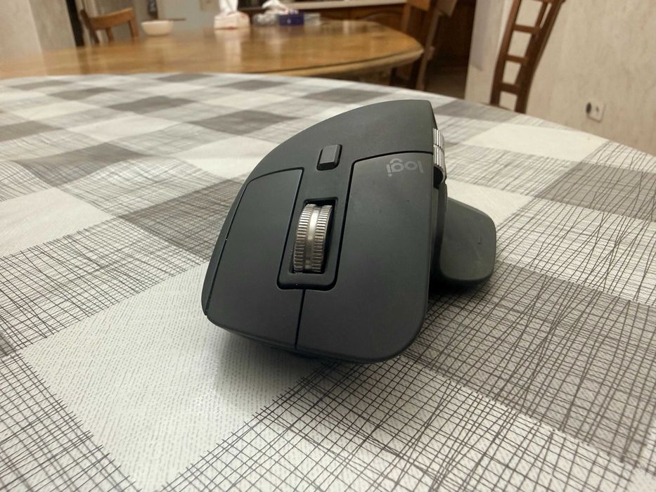 Беспроводная Bluetooth-мышь Logitech MX Master 3S серии Master