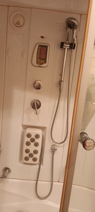 Dush kabina sotiladi