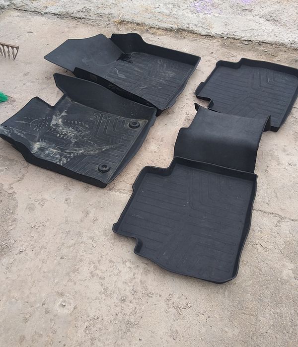 Продаётся полик для авто