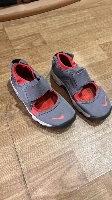 Маратонки тип сандал Nike номер 29,5