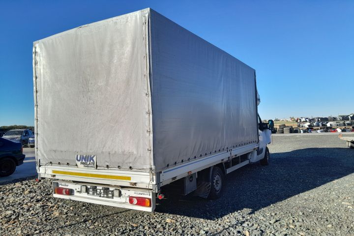 Dezmembrez Renault Master 3