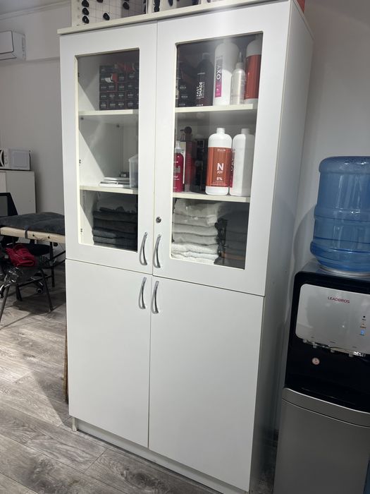 Срочно продается стулья,кушетка, шкаф