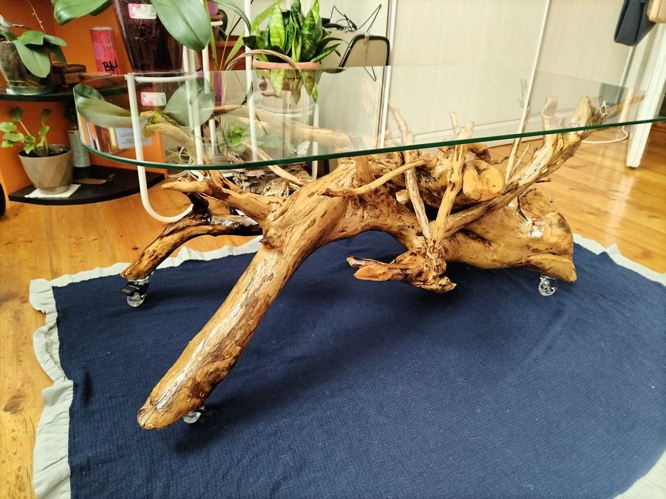 Уникални  маси, ръчно изработени.