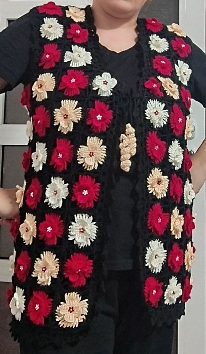 Pletena yelek s cveta