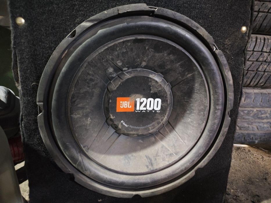 Сабвуфер JBL 1200 watt