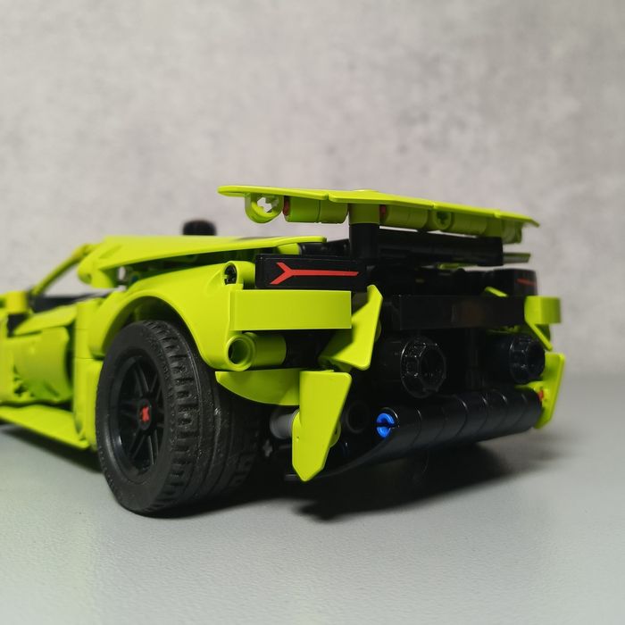 LEGO Technic Lamborghini Huracán Tecnica  42161
