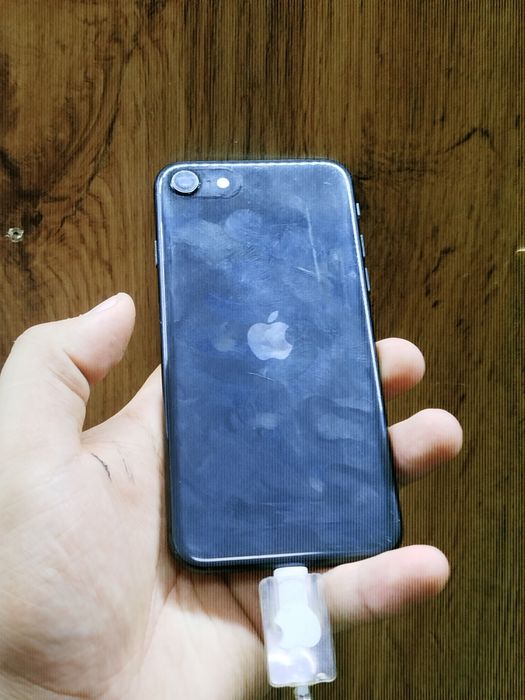 Продам iPhone SE 2 всё оригинал