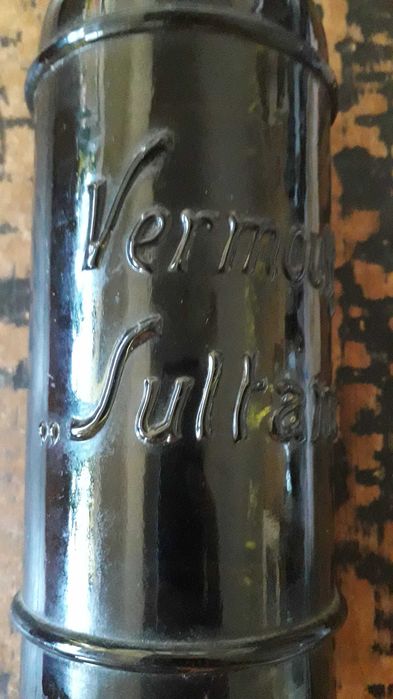 бутилка стъклена антикварна от вермут Vermouth Sultana празна рядка