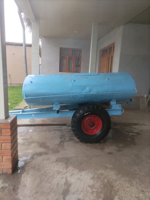 2 tonnalik suv bochka sotiladi