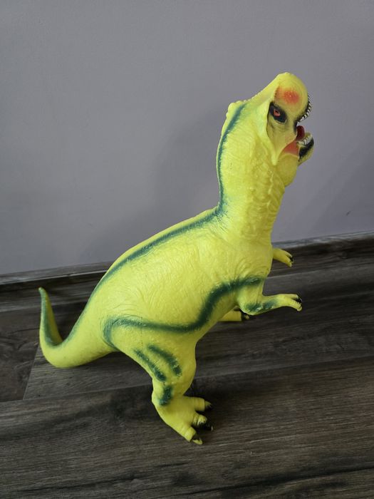 Гумен динозавър със звук
