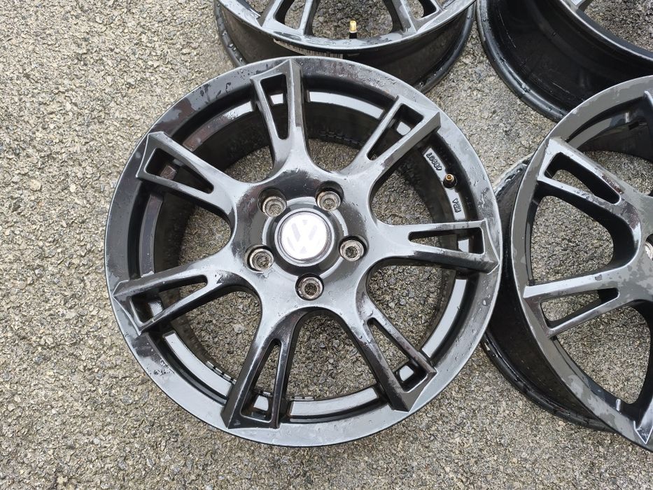 Seat/VW; 16 цола 5x112; 4 бр. Оригинални лети джанти -  черен цвят