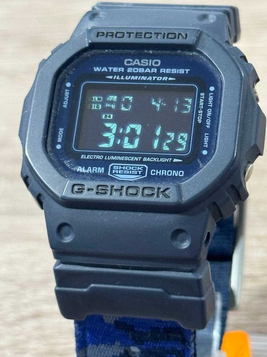 Часовник Casio G-Shock DW-5600LU-2ER
