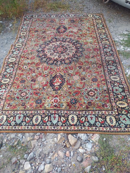 Продам ковры б/У