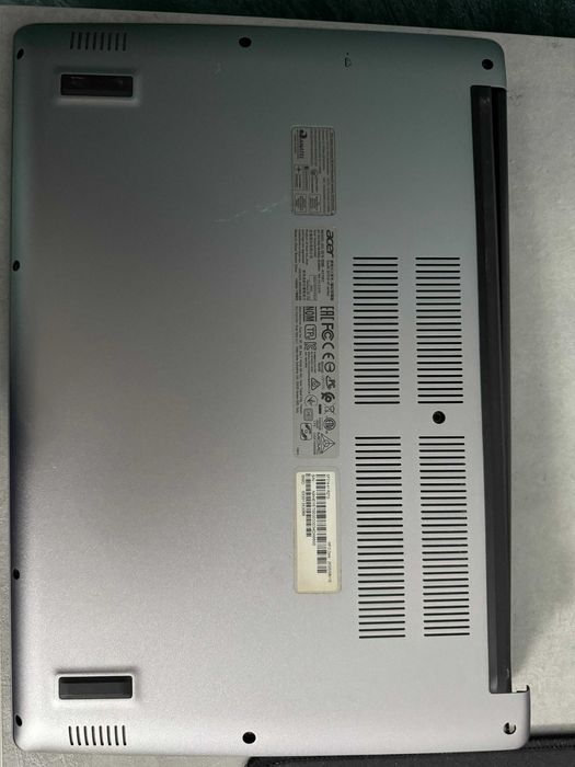 Acer Swift 3 14" Ryzen 3 3200u / 8GB RAM / 512 SSD