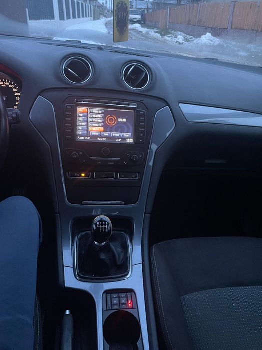 Vând Ford mondeo mk4