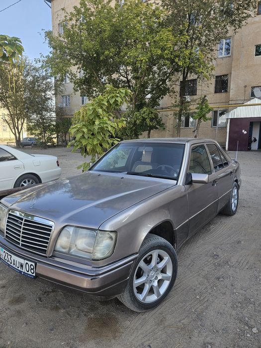 В продаже Мерседес бенс w124