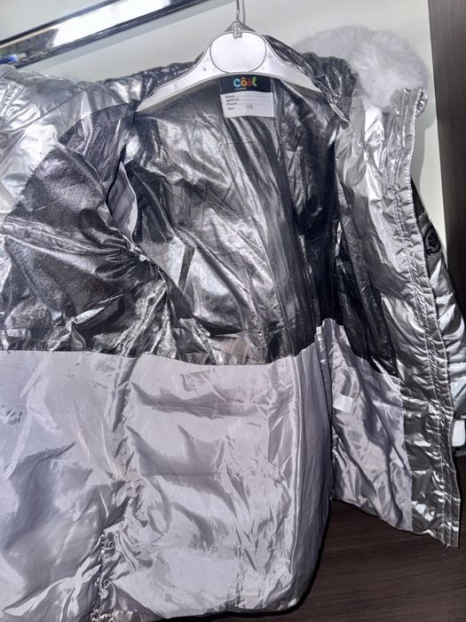 Куртка зимняя на девочку.