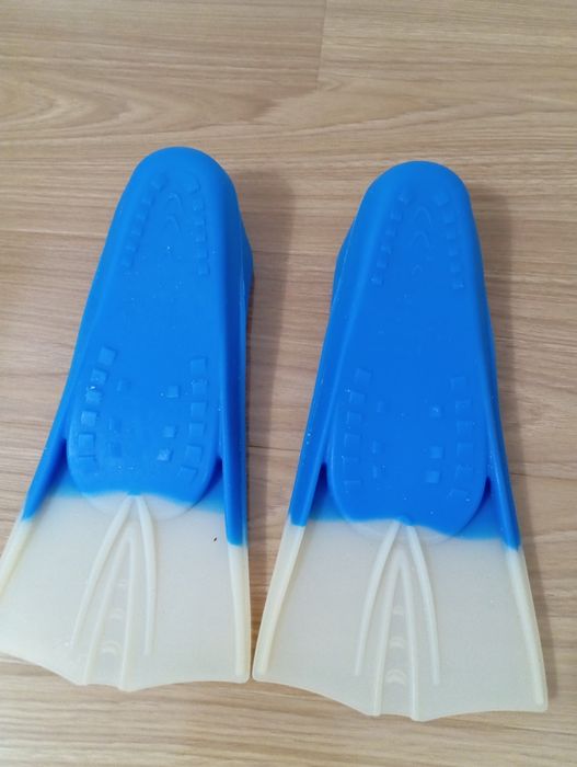 Продам ласты б/у