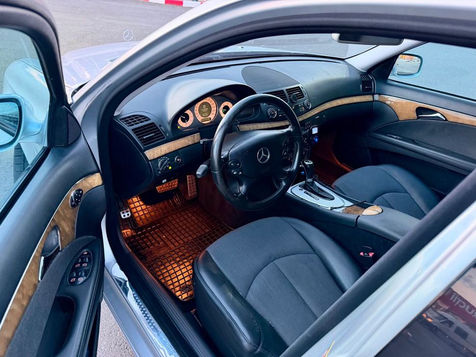 Mercedes E220d-170cp-Automat