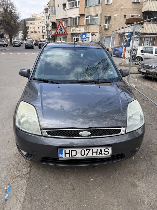 Ford Fiesta 1.6 benzina si CNG
