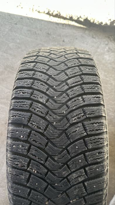 245 45 R20 зимние шипованные шины Michelin
