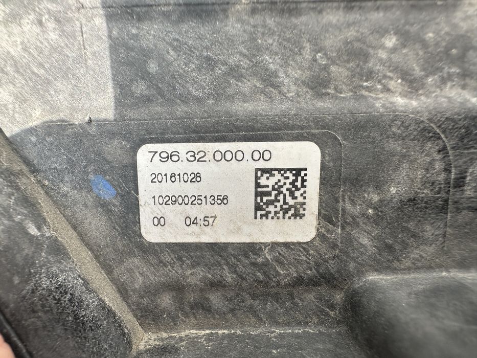 Opel Astra десен фар 2014-17