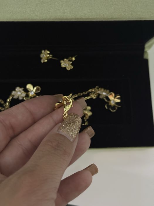 Van Cleef and Arpels  колие, гривна и обици
