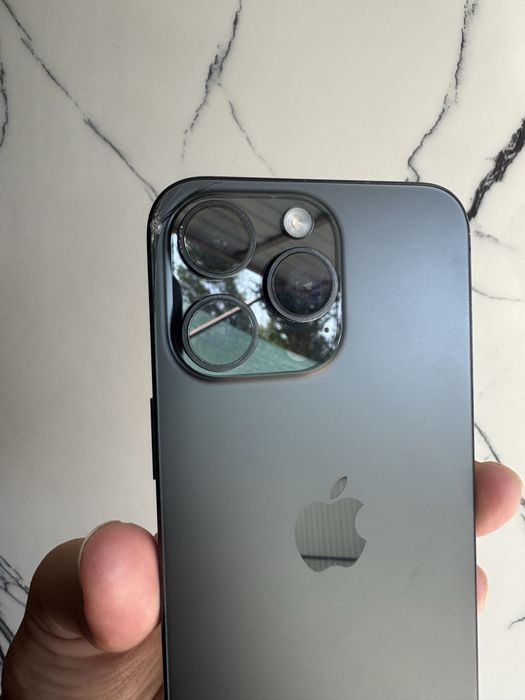 Продам iphone 15 pro max 256
