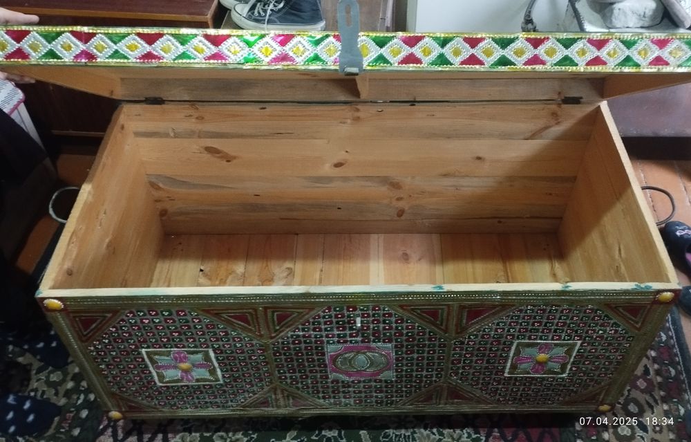 Сандик сотилади...