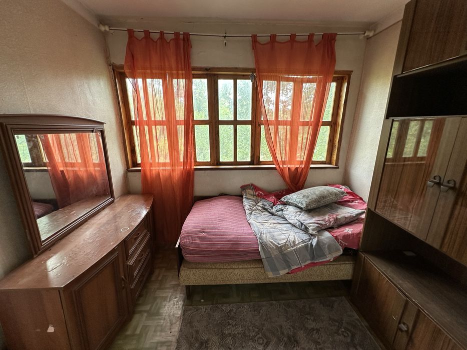 Феруза напротив эко базара продается квартира 2в3/4/5 кирпичный дом