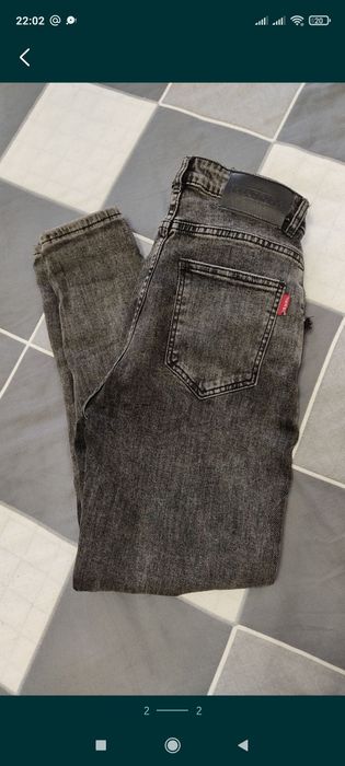 Продам джинсы на девочку подростка