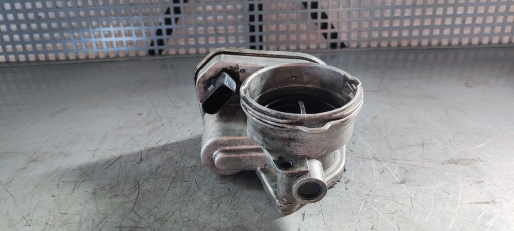 Clapeta acceleratie volkswagen vw golf 5 BKC cod 038128063G