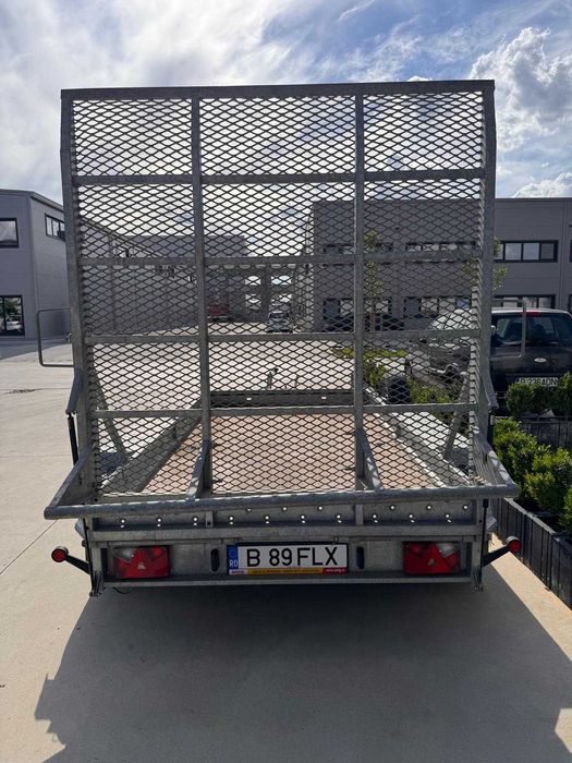 Remorca platforma transport utilaje 3.5 tone, stare foarte bună