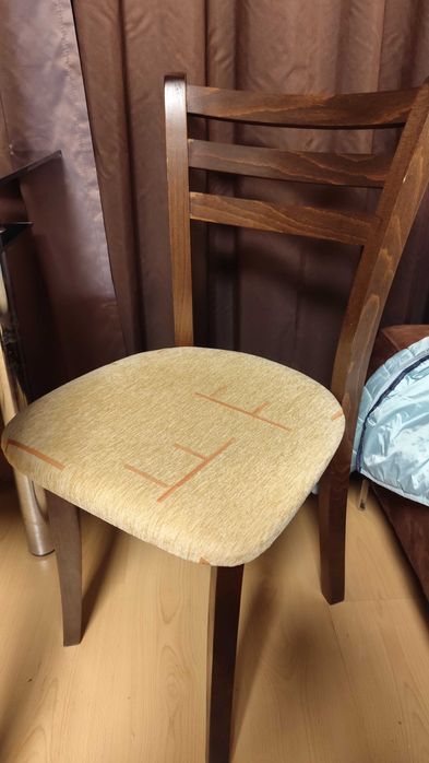 Стъклена холна маса и столове