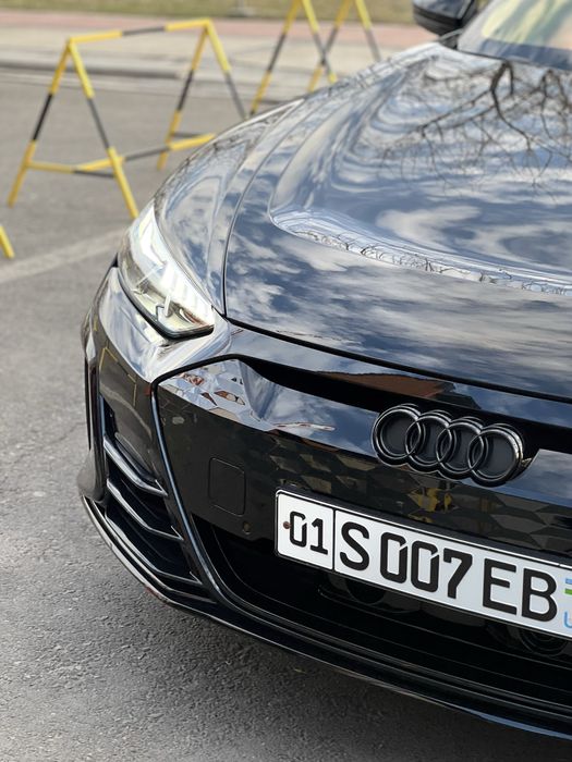 Audi e tron gt срочно