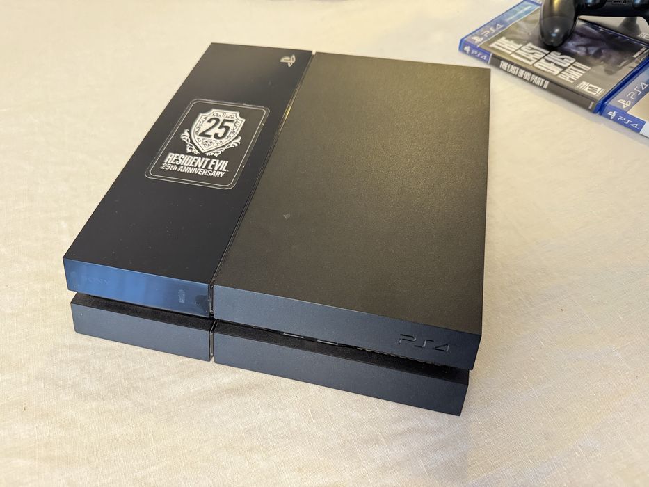 Play Station 4 original 8 jocuri incluse