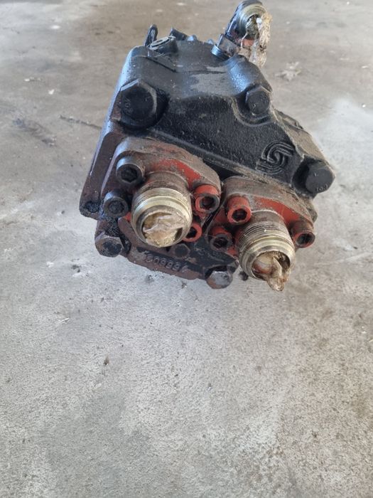 Pompa hidraulica combina Laverda L624 — poza 3