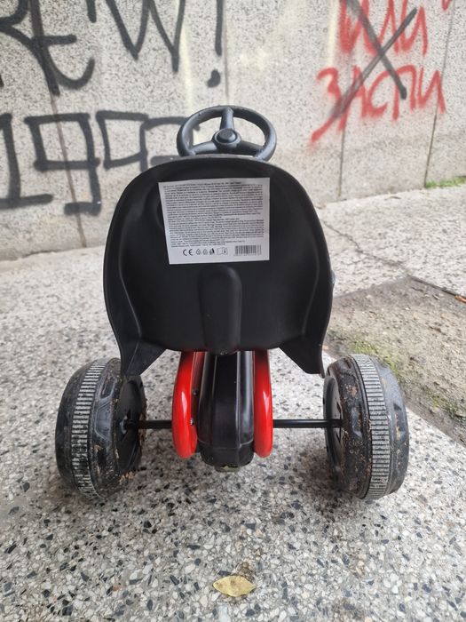 Детска количка с педали