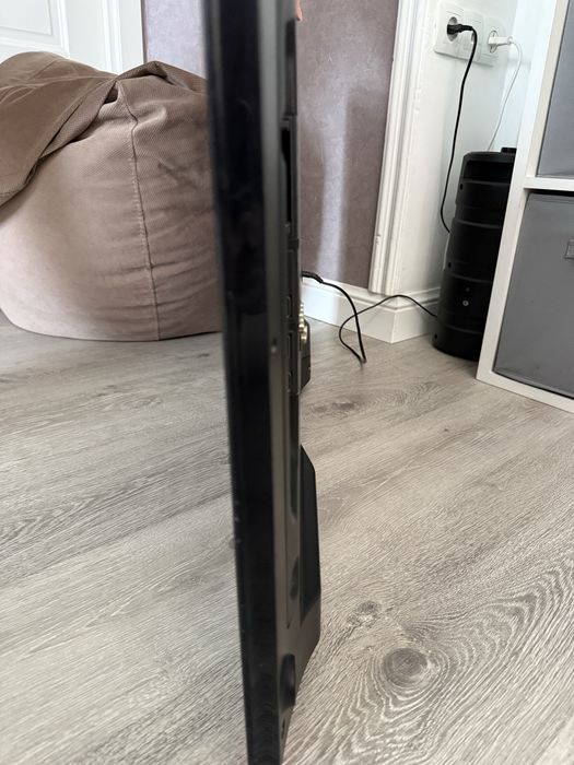 Продам телевизор smart samsung