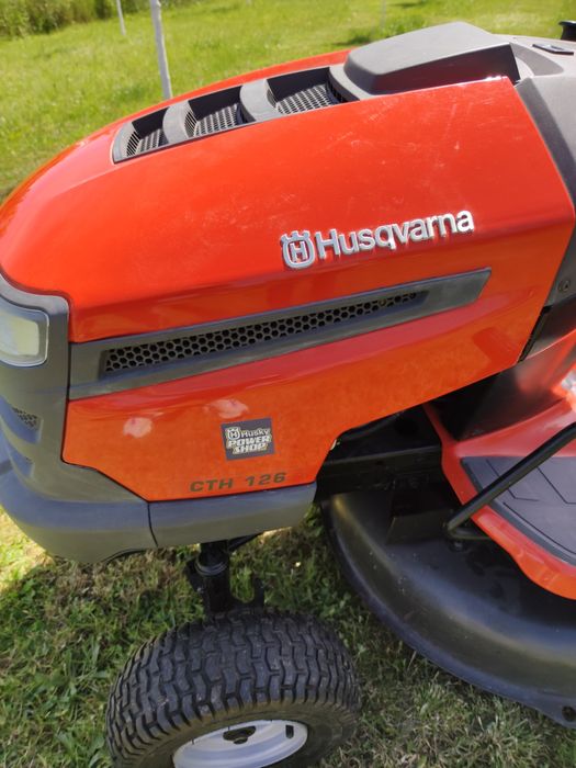 Vand Tractoras de tuns iarba/gazon Husqvarna CTH 126