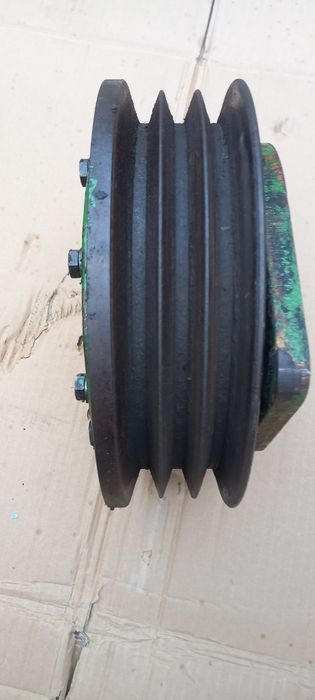 fulie cu cuplaj angrenare pompă hidraulică combina John Deere 1075