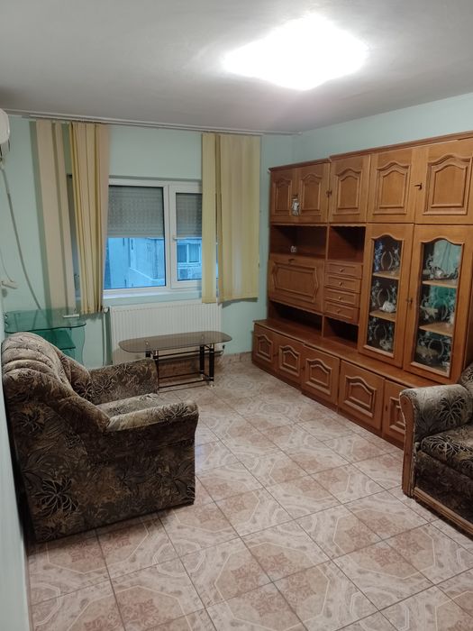 Proprietar,inchiriez apartament cu 2 camere